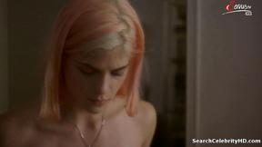 ”Famous Selma Blair & Aleska Palladino share passionate kiss”