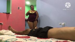 masdrastra pervertida espia asu hijastroy se lo folla