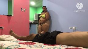 masdrastra pervertida espia asu hijastroy se lo folla