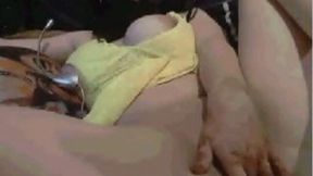 Big breasted Marocco webcam slut was teasing her own meaty pussy