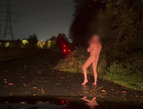 Wanking naked and barefoot outside for a trucker and almost caught my a contractor