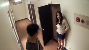 The neighbor wife wears short skirts looks horny, seems like she's not having sex with her husband