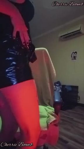 Me convierto en tu zorrita sumisa....