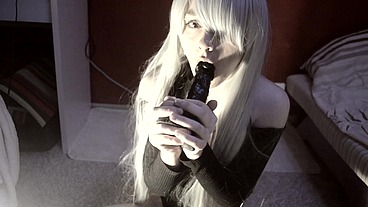 Princess Elizabeth plays with BBC dildo