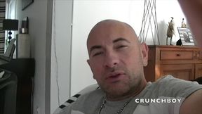 il se fait baiser par un daddy au reveil par surprise