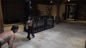 Temptress Raven Eve Demands Boot Worship (MP4 HD)