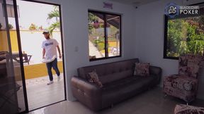 Melany Lopez Fucked by Delivery Pizza Guy Soldier Hugecock