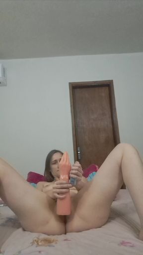 Masturbation and Fingering of a Beautiful Woman Alone at Home Homemade XXX 18