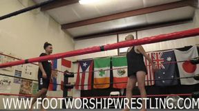 Texas Toe sucker worshiping NYCFEET in Foot Worship Wrestling