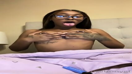 Ebony: Her google drive folder, 557 videos =  https://rentry.co/v6io7mmk