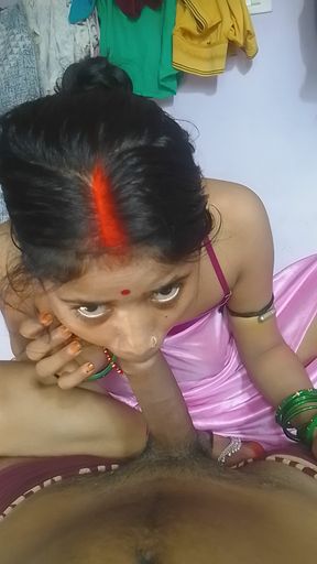 Indian bhabhi She sucked her husband&#039;s dick and fucked her pussy