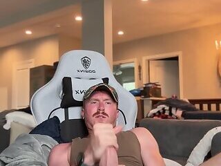Ginger cums in his gaming chair