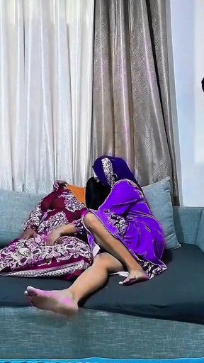 Lesbian gadis berhijab. Gadis muslim lesbian. Indo Bokep. Lesbian Indonesia.   Clip 1