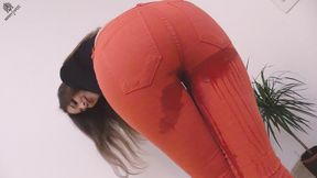 JEANS WETTING - My new red jeans get inaugurated