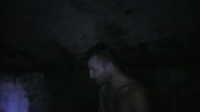 bottomf cuked by 2 xxl cock in discrer cellula