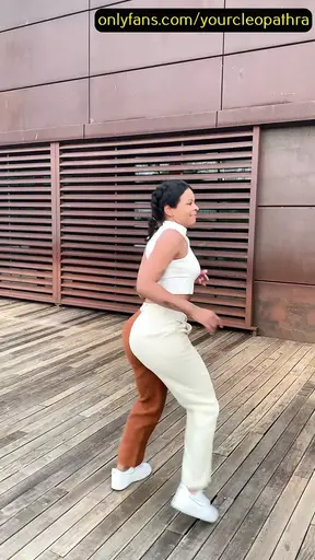 Famous slut  OF content dance video leaked