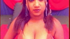 Voluptuous Desi webcam model shows off her gorgeous goodies