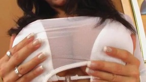 Bianca's tits bounce & she uses toys in her muff