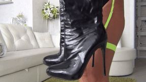 Listen to this magnificent creak of my boots aa