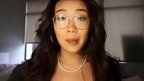 shemale does slutty makeup