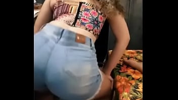 NovinhaVideos.com Novinha safada rebolando gostoso.