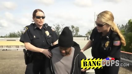 Rooftop chase gets this criminals cock riden by horny cops