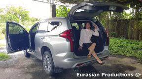 295 - JoyJoy revving Mitsubishi Montero