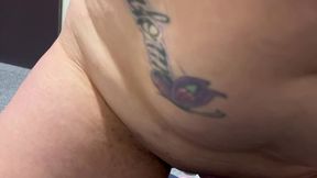 grabada por primera vez en el bano publico