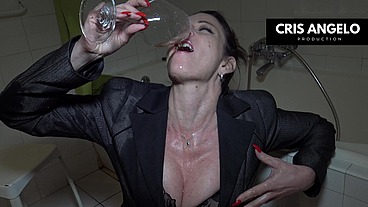 KYARA NYX and CRIS ANGELO - Piss After work