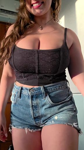 Curvy blonde in crop top
