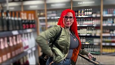 Spontaneous sex on a shopping trip - he won't forget it!