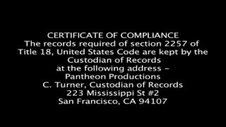 Solo ung hvid fyr stryger og rider dildo som en liderlig daddy