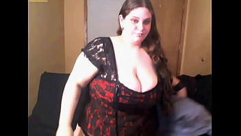 delicia de fofinha mostrando as tetas na webcam parte2