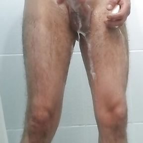 While I was taking a bath I wanted to give myself a nice soapy handjob.