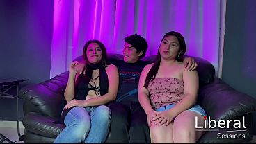 Dos amigas son folladas en gangbang hasta llenarlas de leche