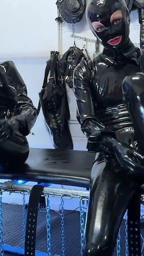 Mistressae & Miss Lilly Seaty Makeout Session