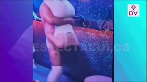 Mayra Go&ntilde_i manoseada por un bailarin sexy