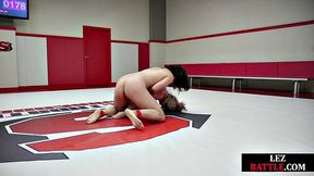 Hairy blonde wrestler cuntfingering
