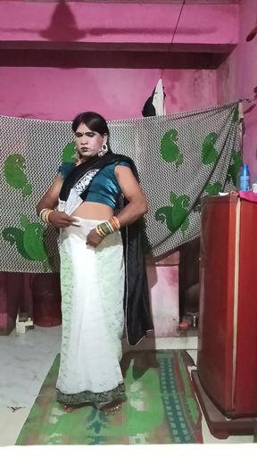 Deshi Madhuri bhabhi crasdreshing   Clip 2
