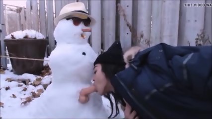 Snowman fucks