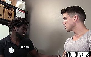 Straight perp compromises and gets fucked by Officer