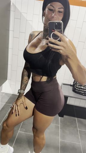 Quads squeeze tight for a tasty treat