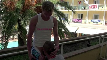 BRYAn fucked in exhib by the seyx blond boy Kameron FROST