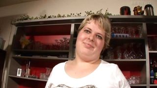With her wet pussy this BBW milf of German descent shows herself enjoying with sex toys in her pussy
