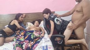 gravida de 09 meses, sem poder transar, chama as amigas para dar o cu para o marido.