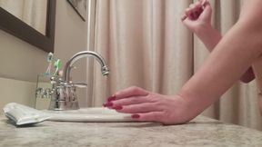 Teen step-sis pee and undress with pink nipples