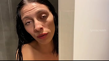 I fucked my girlfriend'_s stepsis in the bathroom when she went to the supermarket LYNN SCREAM