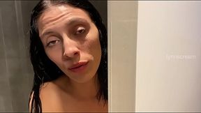 I fucked my girlfriend'_s stepsis in the bathroom when she went to the supermarket LYNN SCREAM