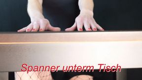 Clamp under the table - Spanner unter dem Tisch