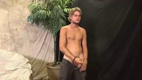 Link Stretches His Hole